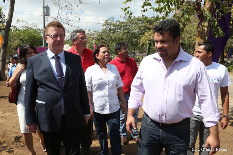 Alcald&iacute;a de Managua entrega llaves de la Ciudad a Secretario de Estado Parlamentario de Alemania